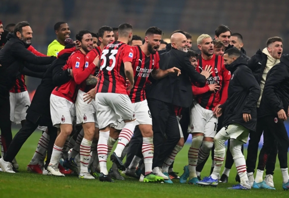 麦克阿瑟官推晒全队登长城照：回顾北京之行（麦克阿瑟官方推特发布全队登长城照：回顾北京之旅）