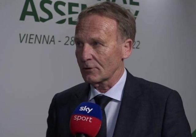 Shams：布克遭遇右腹股沟拉伤，一周后重新接受评估