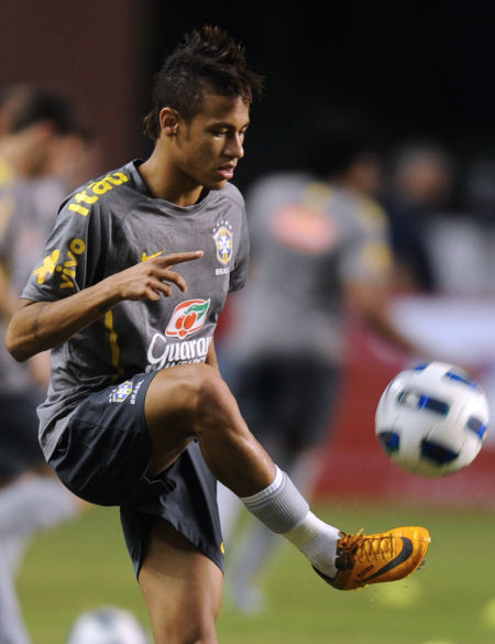 76人：恩比德等三人明天比赛缺席，庄神埃奇库姆迎来好消息