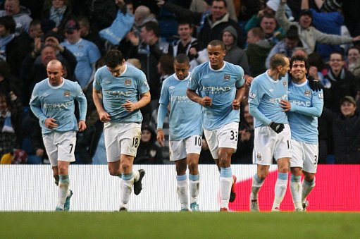 巴萨手握4球杀死晋级悬念 次回合或平局收场（巴萨四球优势几乎锁定晋级 次回合或以平局收尾）